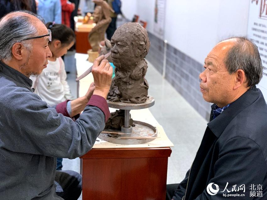 “魅力非遺，情系京西”北京地區(qū)非遺表演創(chuàng)作展開幕。人民網(wǎng) 孟竹 攝