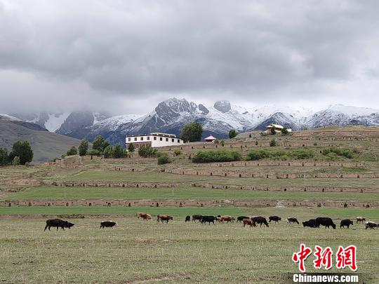 重走十八軍進(jìn)藏路：不忘歷史，才能堅(jiān)定信念