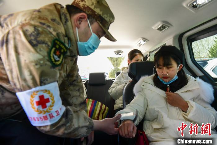 包餃子、拜年、探訪哨所西藏軍嫂高原過春節(jié)