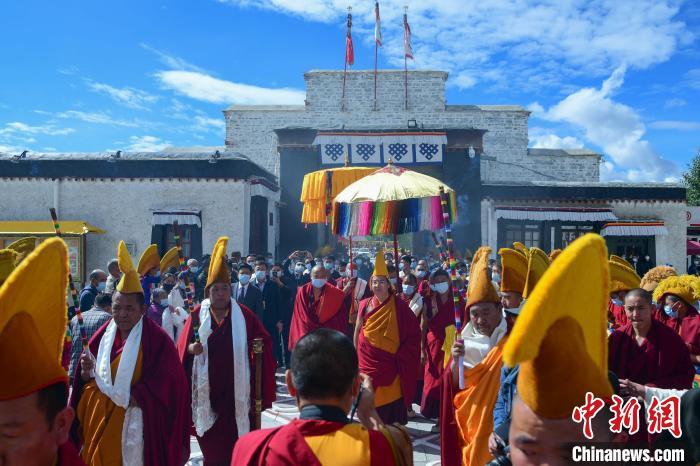 8月8日，全國政協(xié)常委、中國佛教協(xié)會副會長、中國佛協(xié)西藏分會會長班禪額爾德尼·確吉杰布從拉薩回到駐錫地扎什倫布寺。 <a target='_blank' ><p  align=