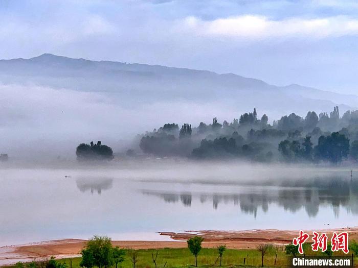 圖為青海黃河流域自然生態(tài)。(資料圖) 李玉峰 攝