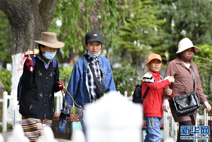 （新華視界）（2）拉薩：龍王潭公園迎游客