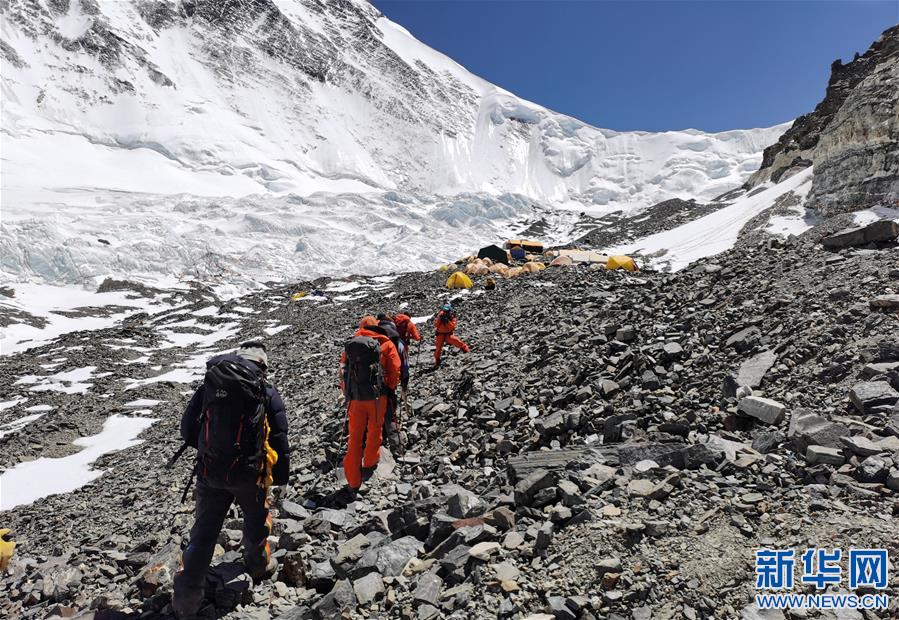 （2020珠峰高程測量）（5）2020珠峰高程測量登山隊(duì)抵達(dá)海拔6500米的前進(jìn)營地