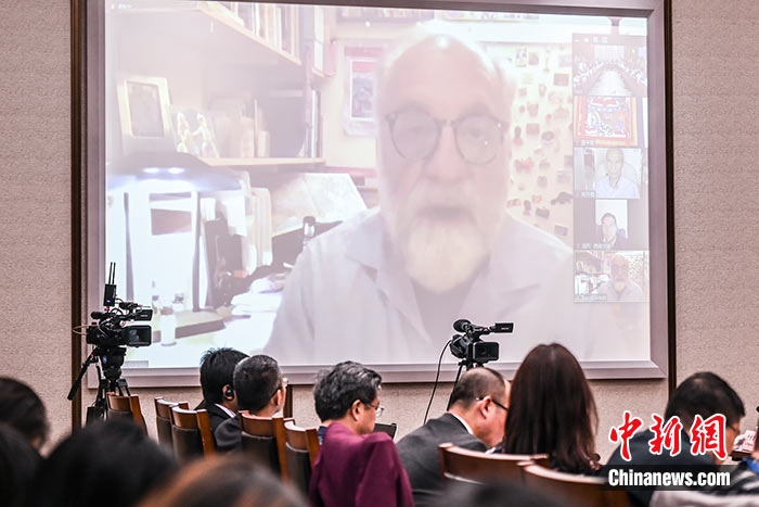 5月16日，由中國社會科學院西藏智庫、中國社會科學院民族學與人類學研究所主辦的第五屆西藏智庫國際論壇在北京舉行。美國紐約州立大學教授譚·戈倫夫在主旨演講中表示，自20世紀80年代以來，西方學者對西藏研究的范圍逐漸擴大，但西藏的語言和宗教仍然是最吸引西方學者的研究領域。 <a target='_blank' ><p  align=