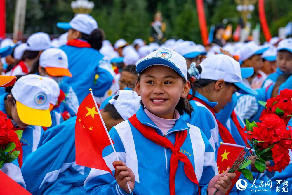 8月19日10時，慶祝西藏和平解放70周年大會在拉薩市布達拉宮廣場隆重舉行。徐馭堯 攝