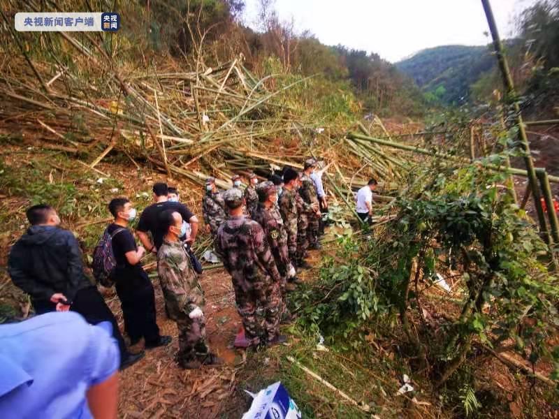 東航空難：廣西梧州民兵抵達(dá)現(xiàn)場展開救援