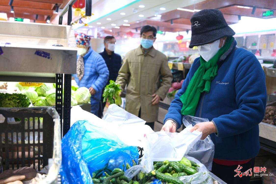 【同舟共濟·同心抗疫】保障民生需求 護航百姓生活