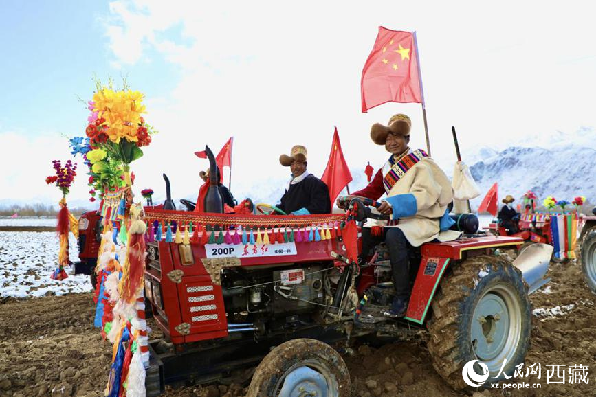 拉薩市墨竹工卡縣唐加鄉(xiāng)莫沖村的春耕儀式現(xiàn)場。人民網(wǎng) 次仁羅布攝